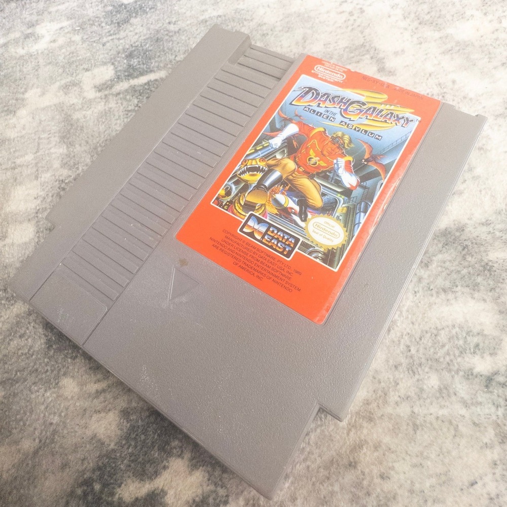Dash Galaxy in the Alien Asylum NES Nintendo‎ Game Data East Sci-Fi Platformer